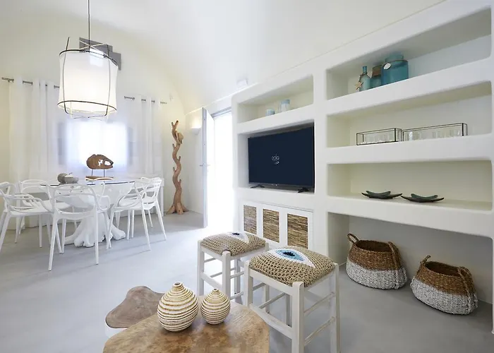 Eolia Kamari (Santorini)